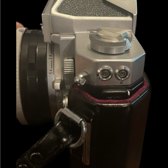 Full Set of Vintage antique Nikon Nikkormat SLR 35 MM Camera and leather bag - Picture 4 of 15